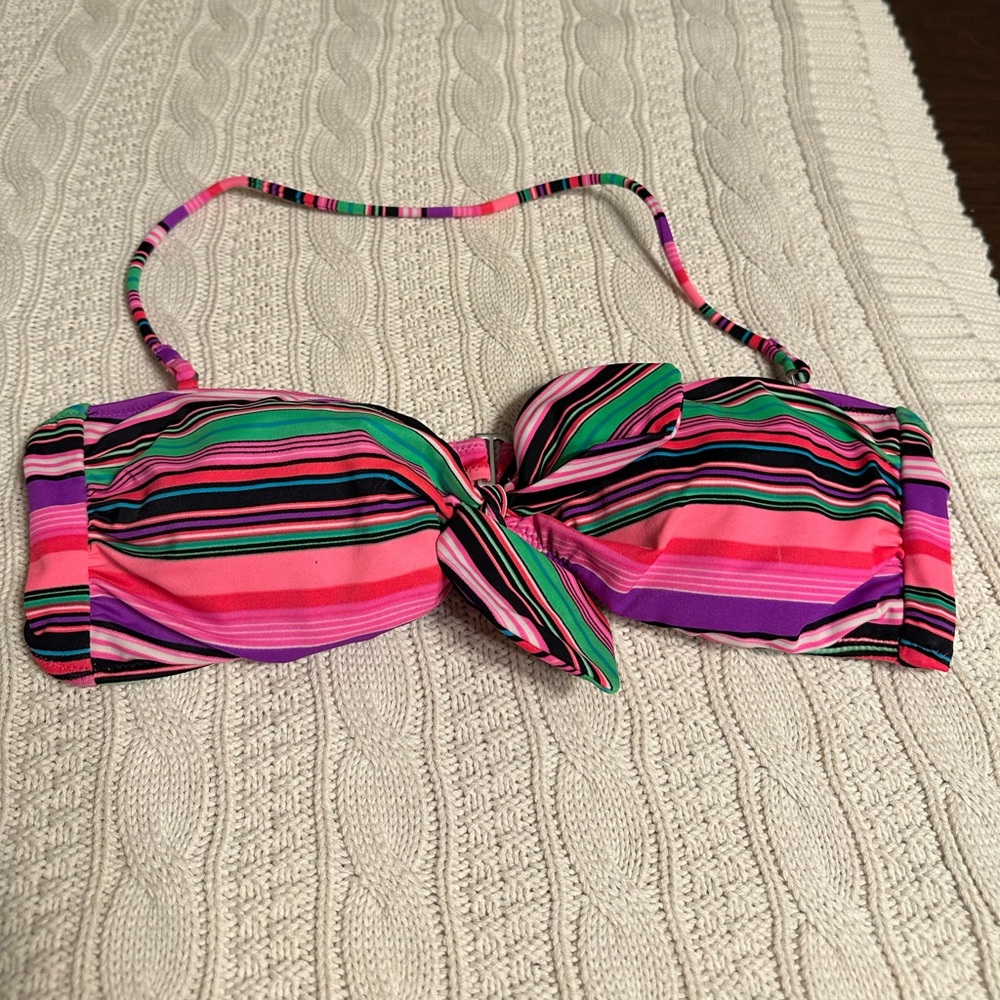 Victorias Secret Swim Bandeau Bikini Top. Size Large. Gently worn.
